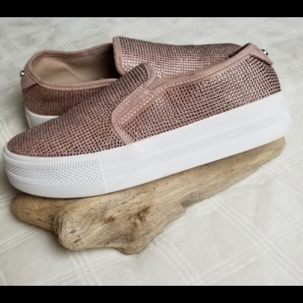 GUESS Pink Bedazzled Slip Ons! 💖 - Picture 5 of 7